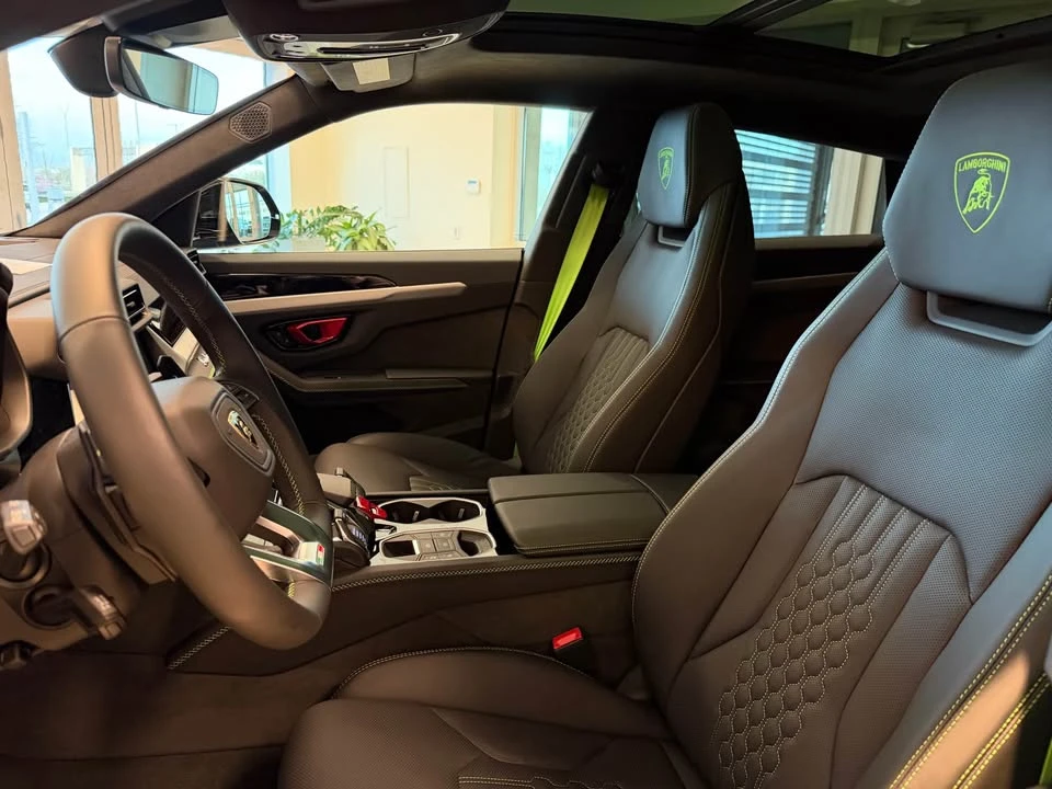 2025 Lamborghini Urus SE - Image 8 of 13