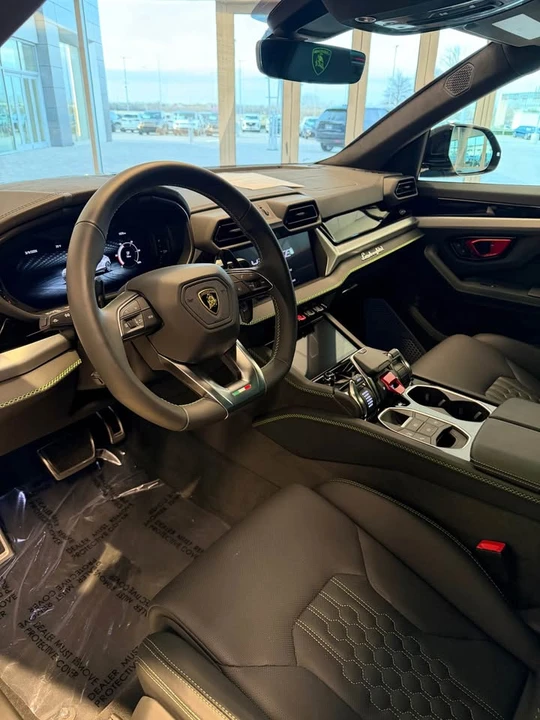 2025 Lamborghini Urus SE - Image 9 of 13