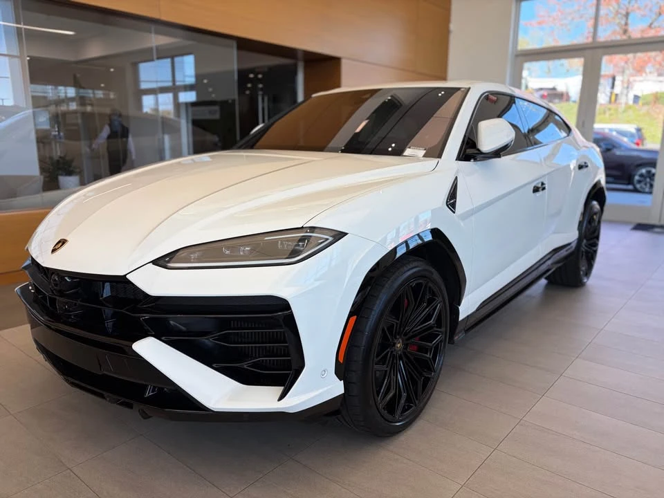 2025 Lamborghini Urus SE - Image 2 of 15