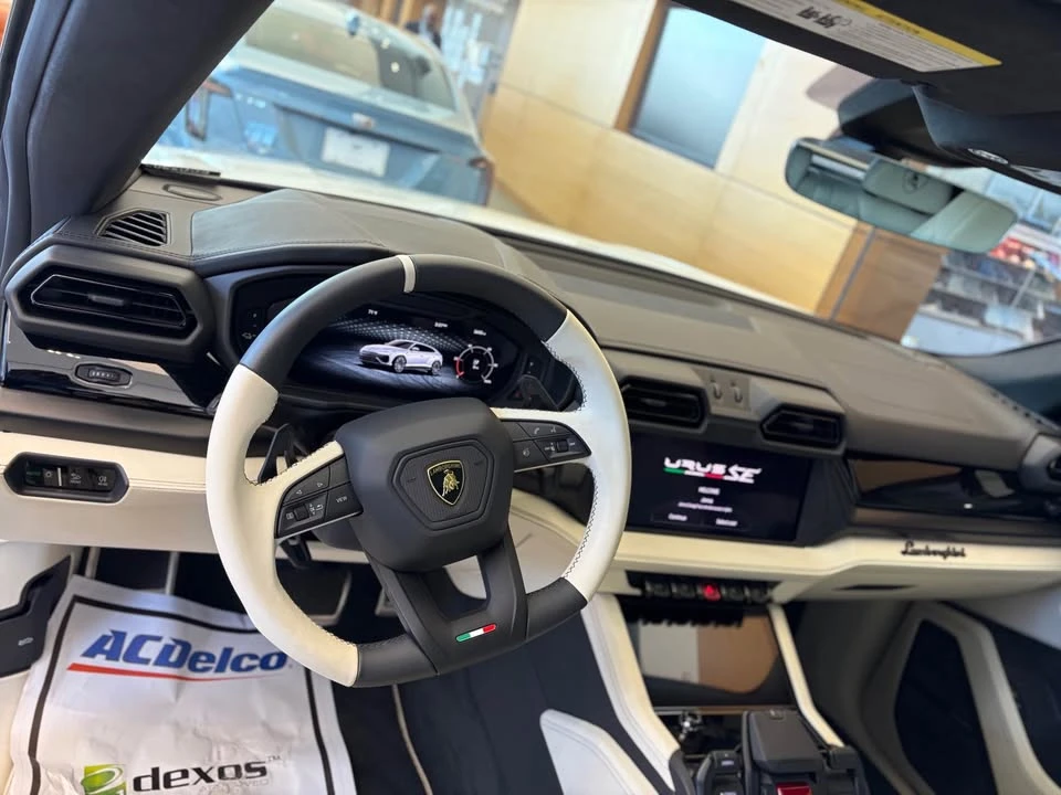 2025 Lamborghini Urus SE - Image 11 of 15
