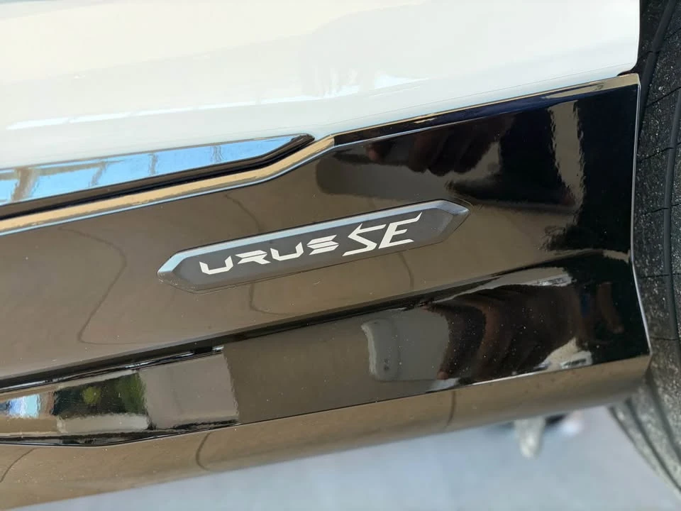 2025 Lamborghini Urus SE - Image 4 of 15