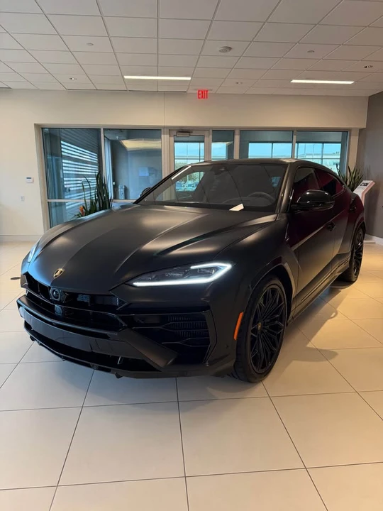 2025 Lamborghini Urus SE - Image 12 of 13