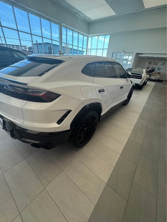 2025 Lamborghini Urus SE - Image 4 of 11