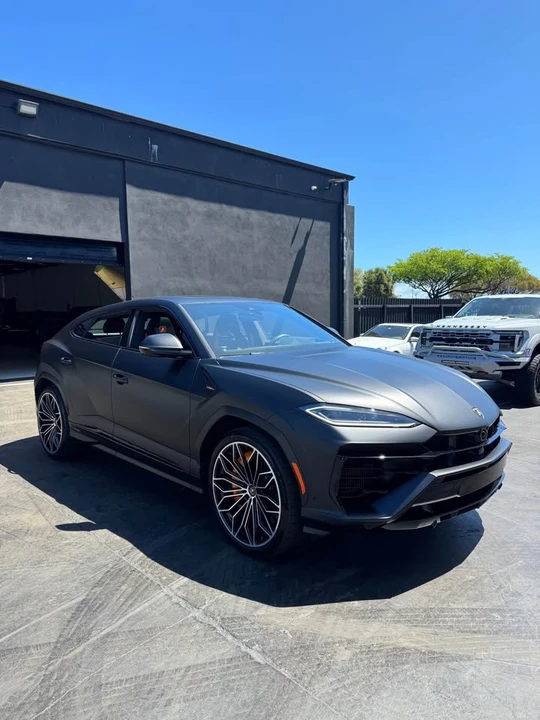2025 Lamborghini Urus SE - Image 3 of 13