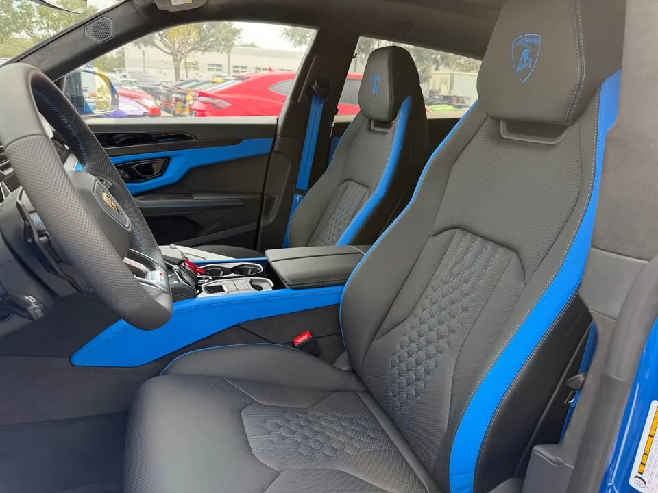 2025 Lamborghini Urus SE - Image 8 of 11
