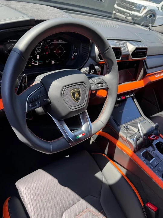 2025 Lamborghini Urus SE - Image 9 of 13