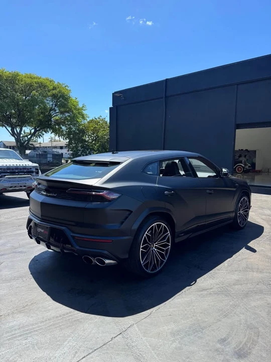2025 Lamborghini Urus SE - Image 5 of 13