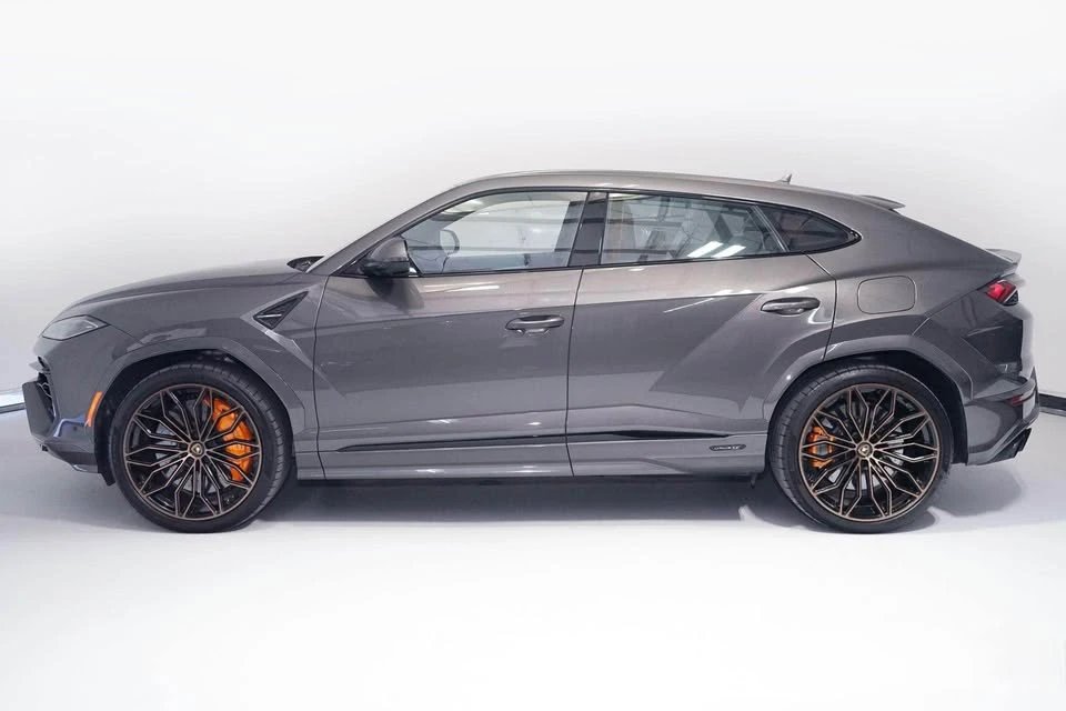 2025 Lamborghini Urus SE - Image 3 of 16