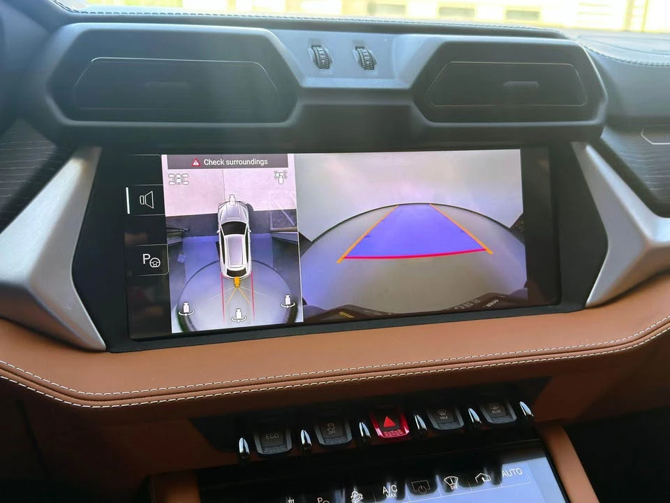 2025 Lamborghini Urus SE - Image 12 of 16