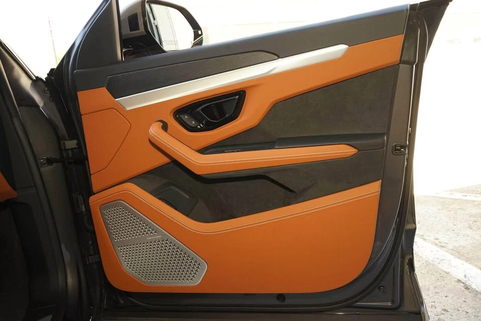 2025 Lamborghini Urus SE - Image 16 of 16
