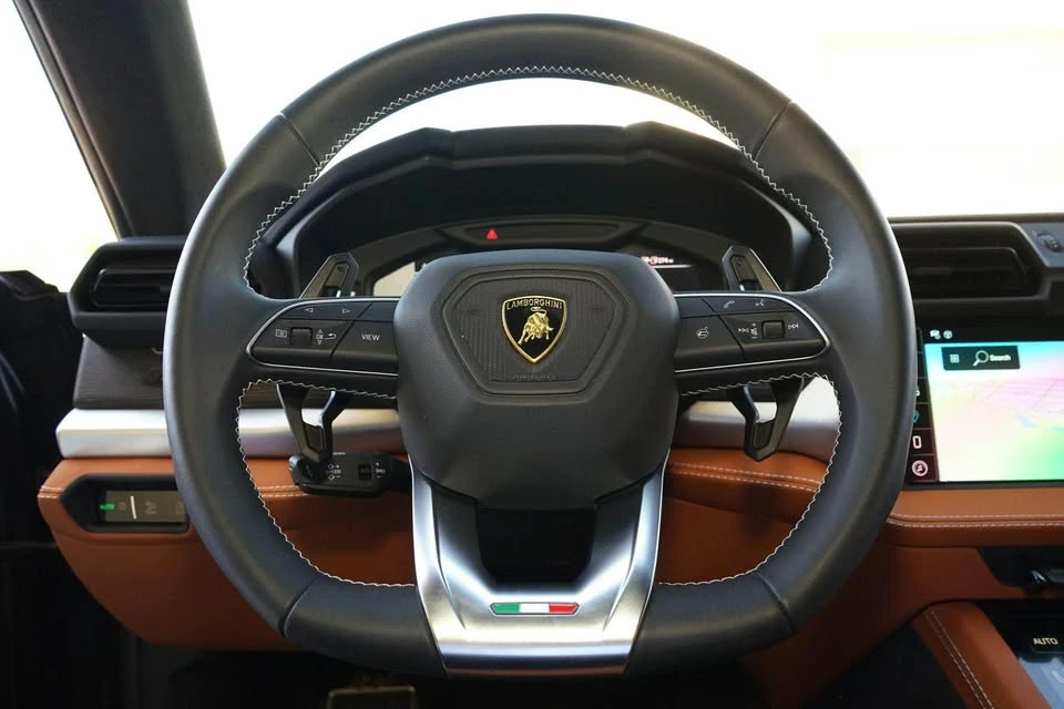 2025 Lamborghini Urus SE - Image 9 of 16
