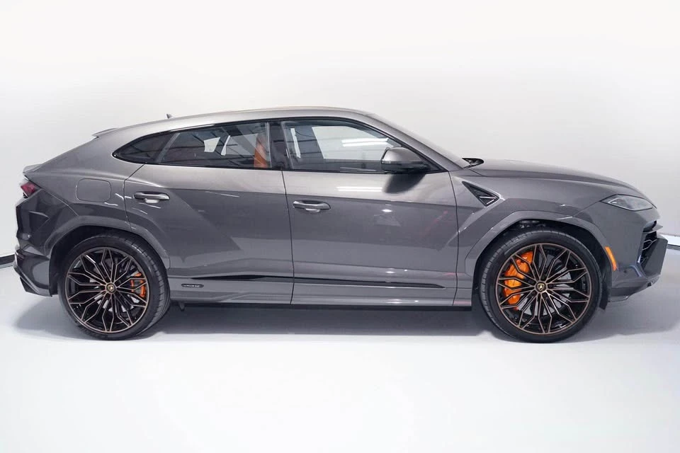 2025 Lamborghini Urus SE - Image 2 of 16