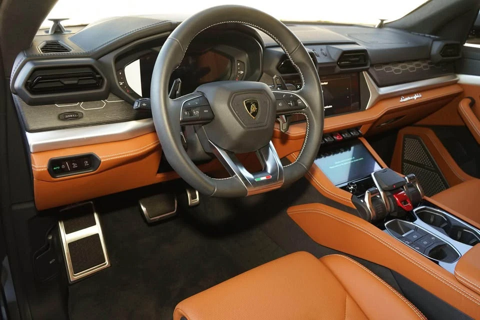 2025 Lamborghini Urus SE - Image 5 of 16