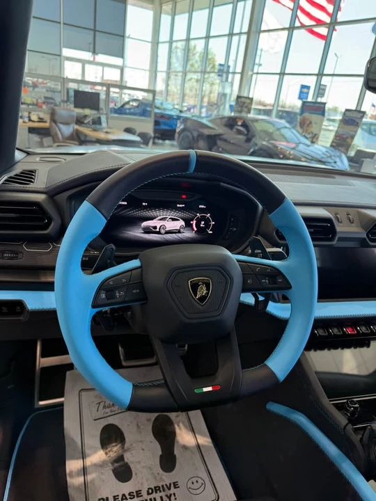 2025 Lamborghini Urus SE - Image 6 of 14
