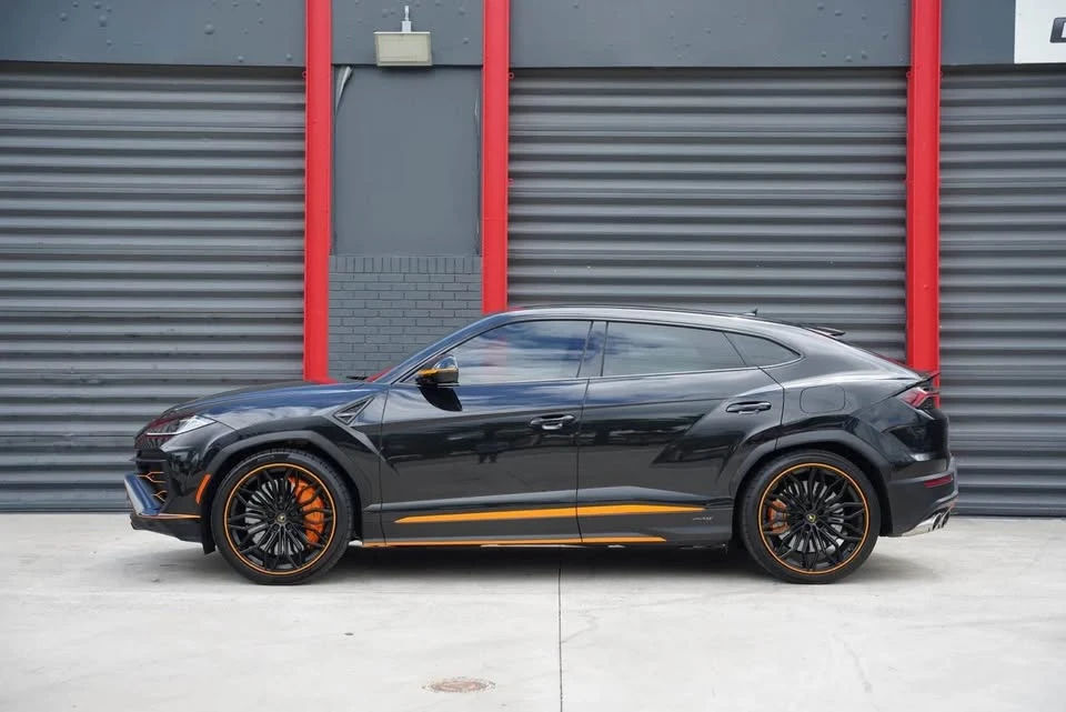 2025 Lamborghini Urus SE - Image 7 of 20