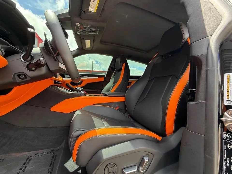 2025 Lamborghini Urus SE - Image 13 of 20