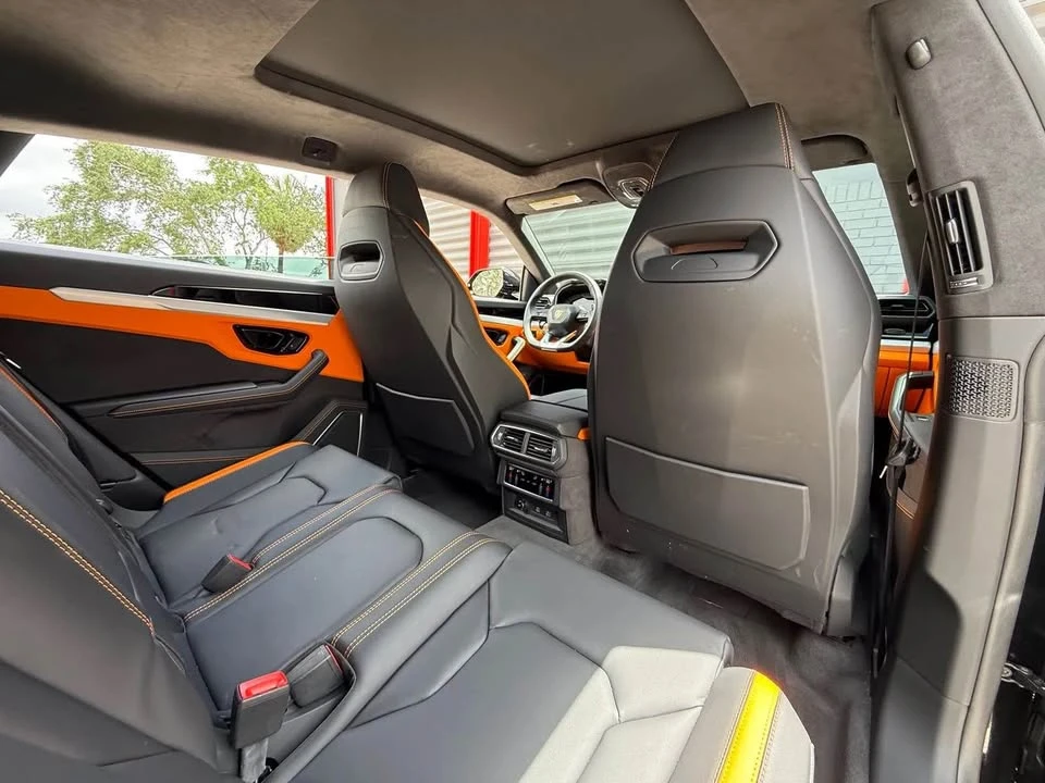 2025 Lamborghini Urus SE - Image 16 of 20