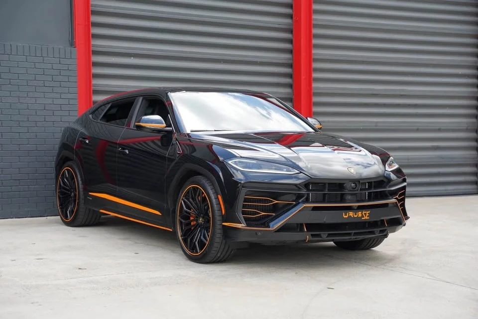 2025 Lamborghini Urus SE - Image 2 of 20
