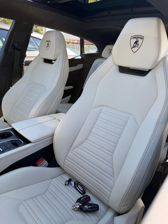 2025 Lamborghini Urus SE - Image 5 of 6
