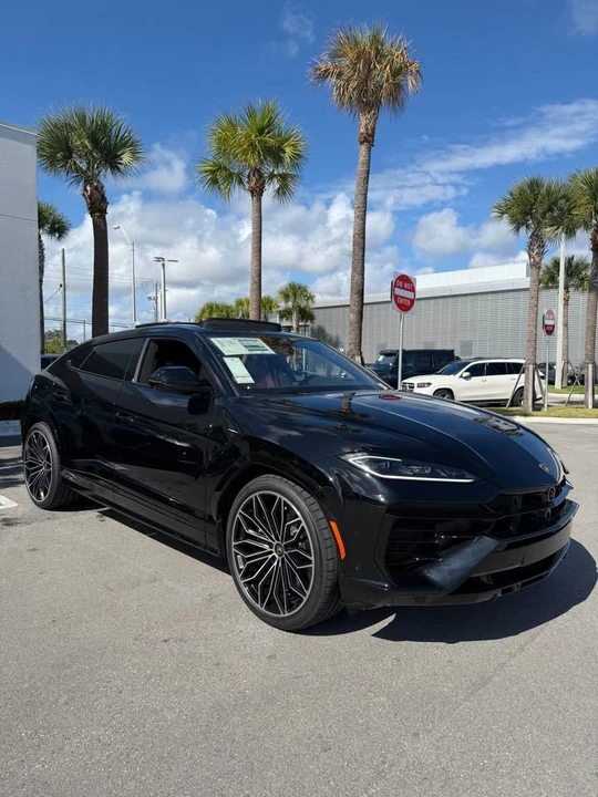 2025 Lamborghini Urus SE - Image 3 of 7