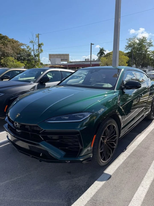 2025 Lamborghini Urus SE - Image 2 of 6