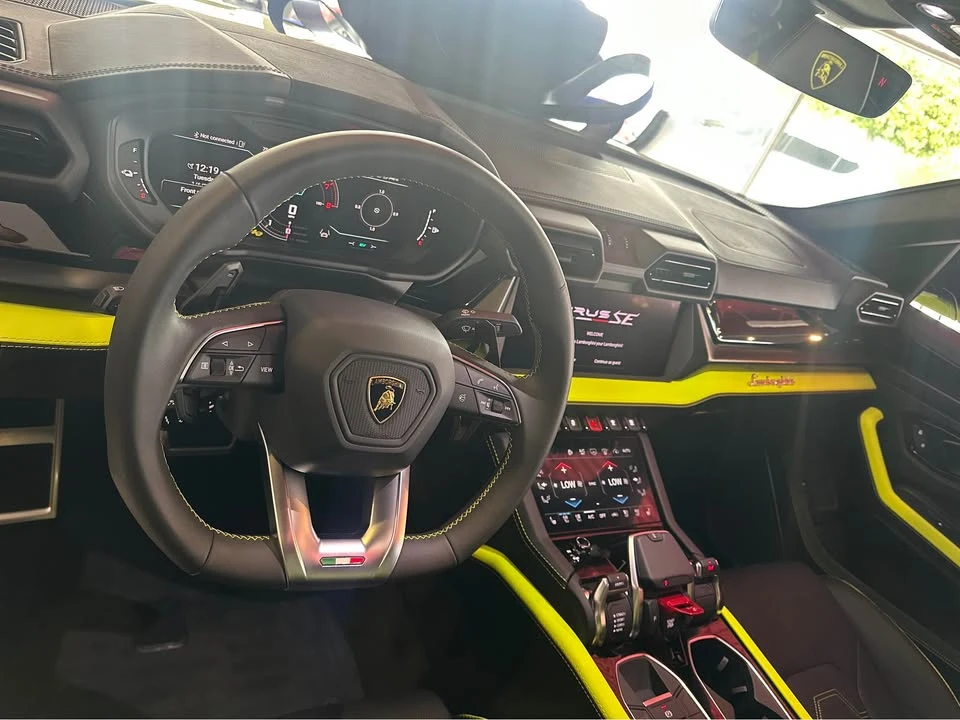 2025 Lamborghini Urus - Image 4 of 8