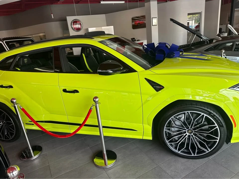 2025 Lamborghini Urus - Image 3 of 8