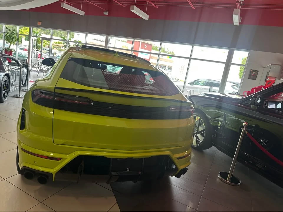 2025 Lamborghini Urus - Image 2 of 8