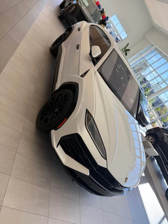 2025 Lamborghini Urus - Image 2 of 10