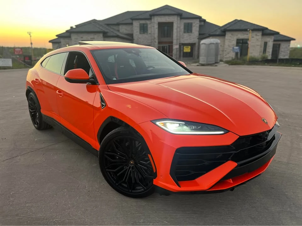 2025 Lamborghini Urus S - Image 3 of 12