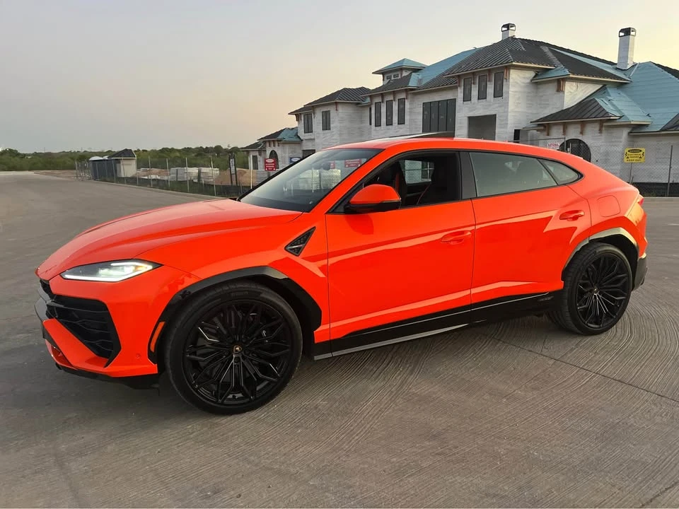 2025 Lamborghini Urus S - Image 8 of 12