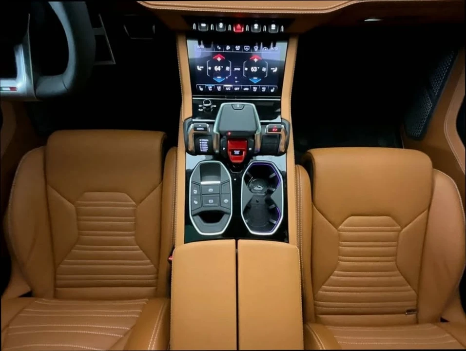 2025 Lamborghini Urus - Image 14 of 20