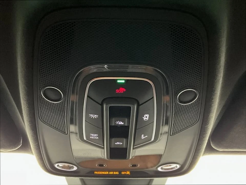 2025 Lamborghini Urus - Image 13 of 20