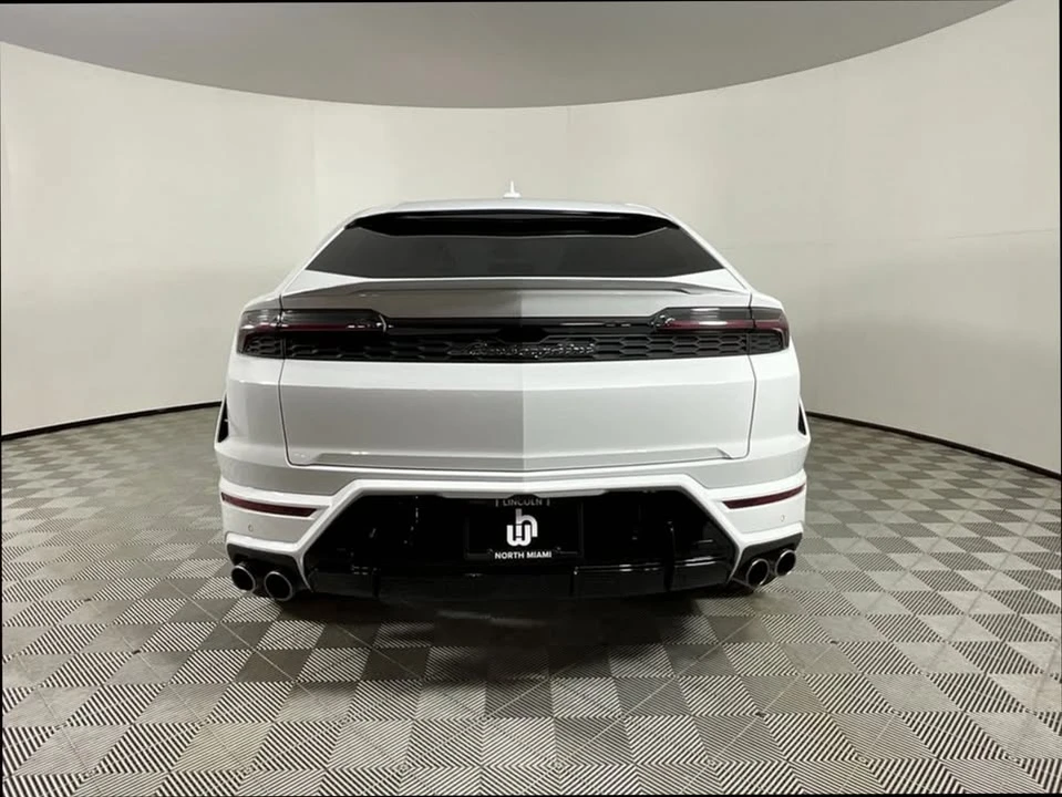 2025 Lamborghini Urus - Image 8 of 20