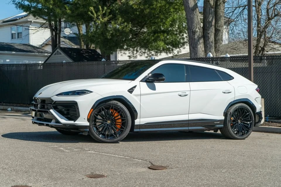 2025 Lamborghini Urus SE - Image 3 of 5