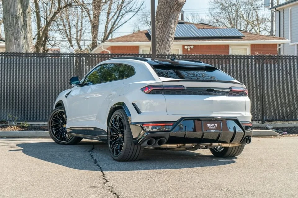 2025 Lamborghini Urus SE - Image 5 of 5