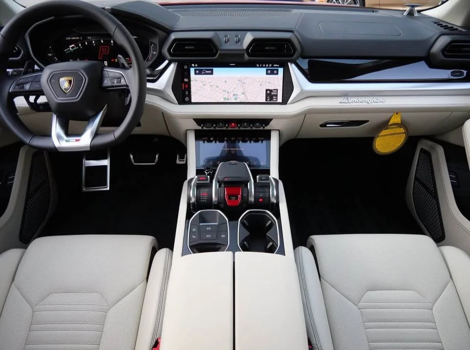 2025 Lamborghini Urus SE - Image 8 of 10
