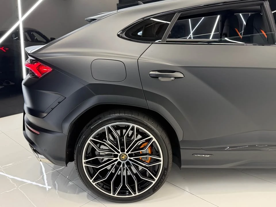 2025 Lamborghini Urus SE - Image 11 of 20