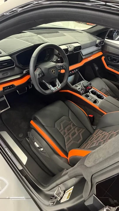 2025 Lamborghini Urus SE - Image 14 of 20