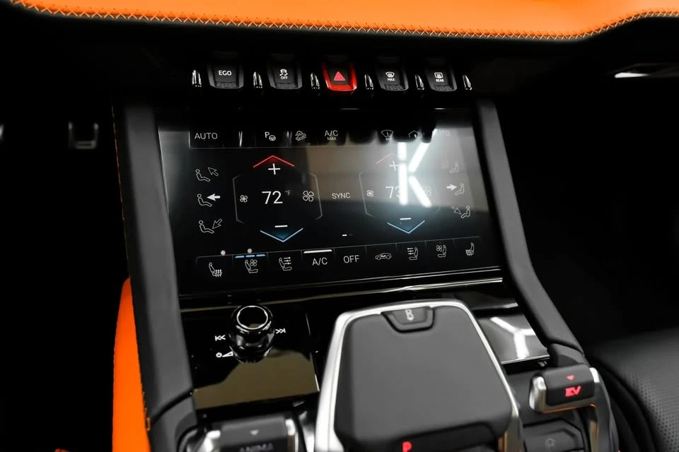 2025 Lamborghini Urus SE - Image 18 of 20