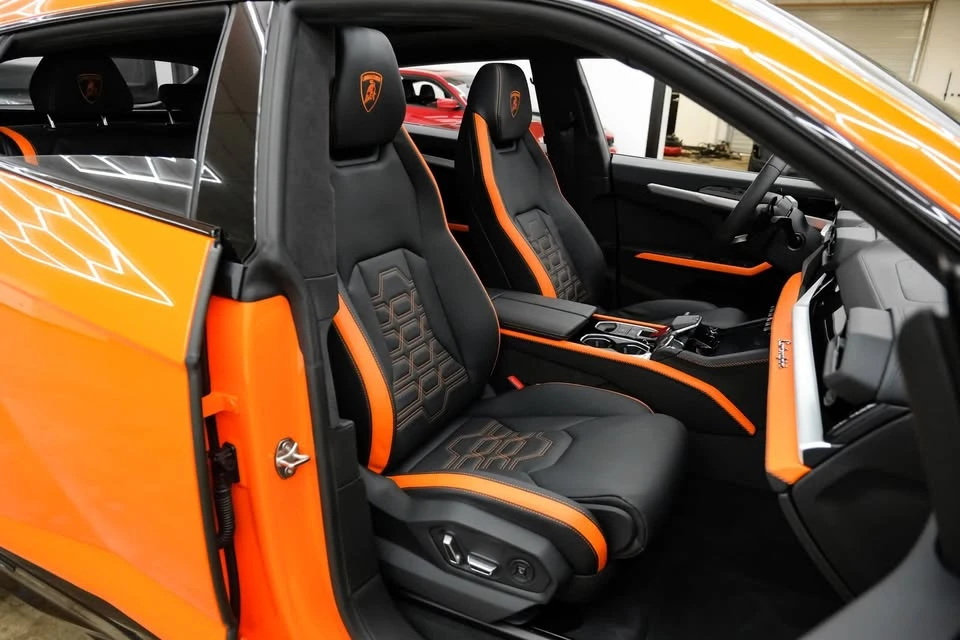 2025 Lamborghini Urus SE - Image 13 of 20