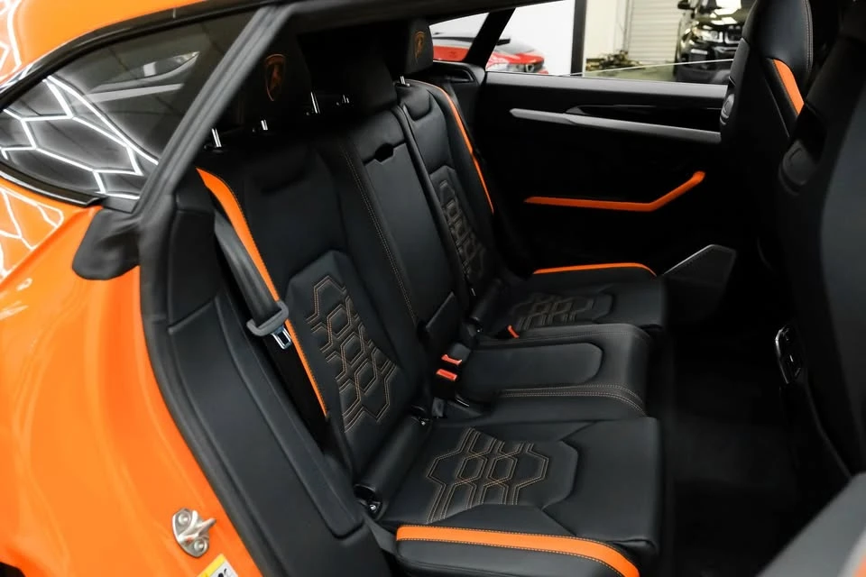 2025 Lamborghini Urus SE - Image 16 of 20