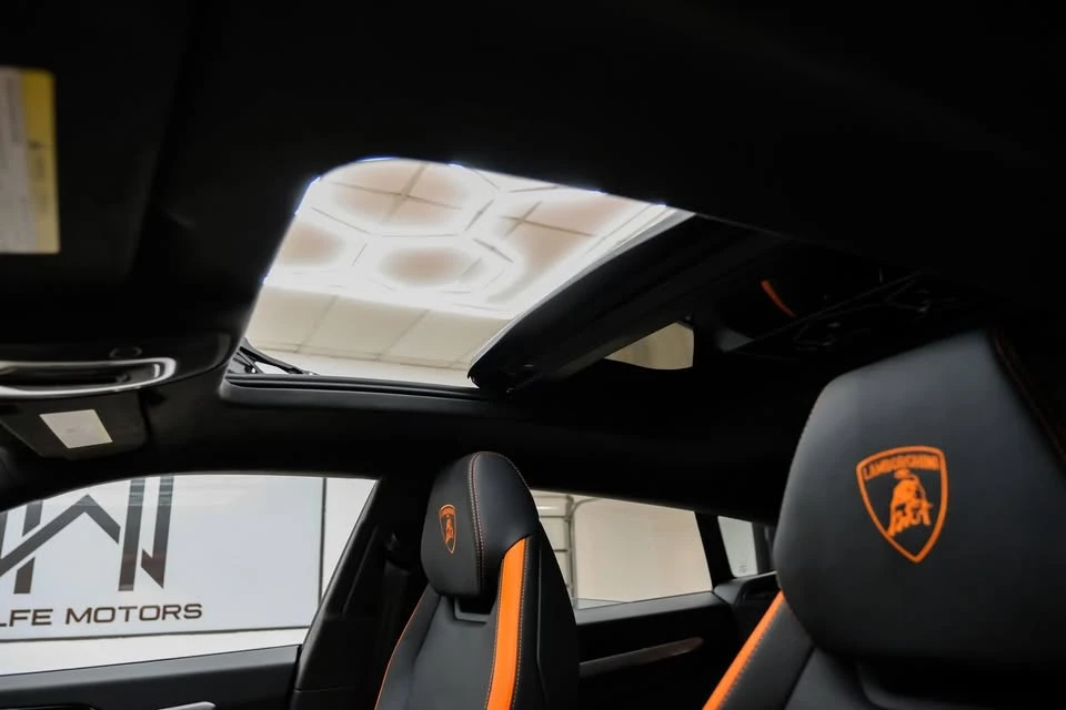 2025 Lamborghini Urus SE - Image 10 of 20