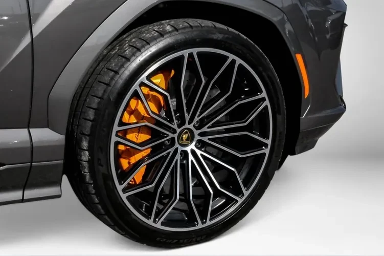 2025 Lamborghini Urus SE - Image 17 of 17