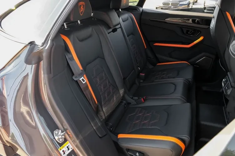 2025 Lamborghini Urus SE - Image 13 of 17
