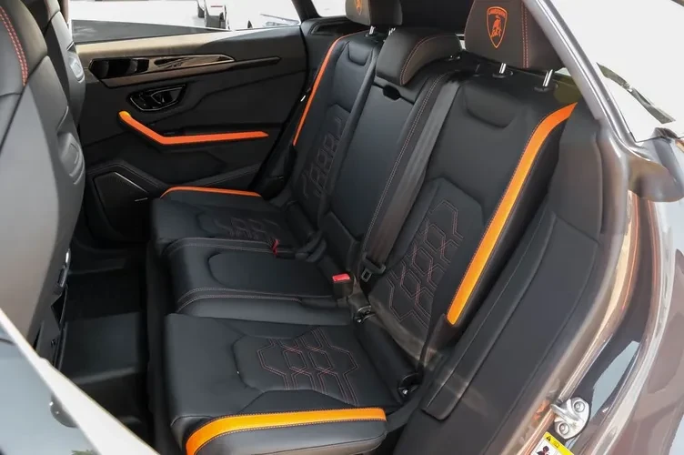 2025 Lamborghini Urus SE - Image 14 of 17