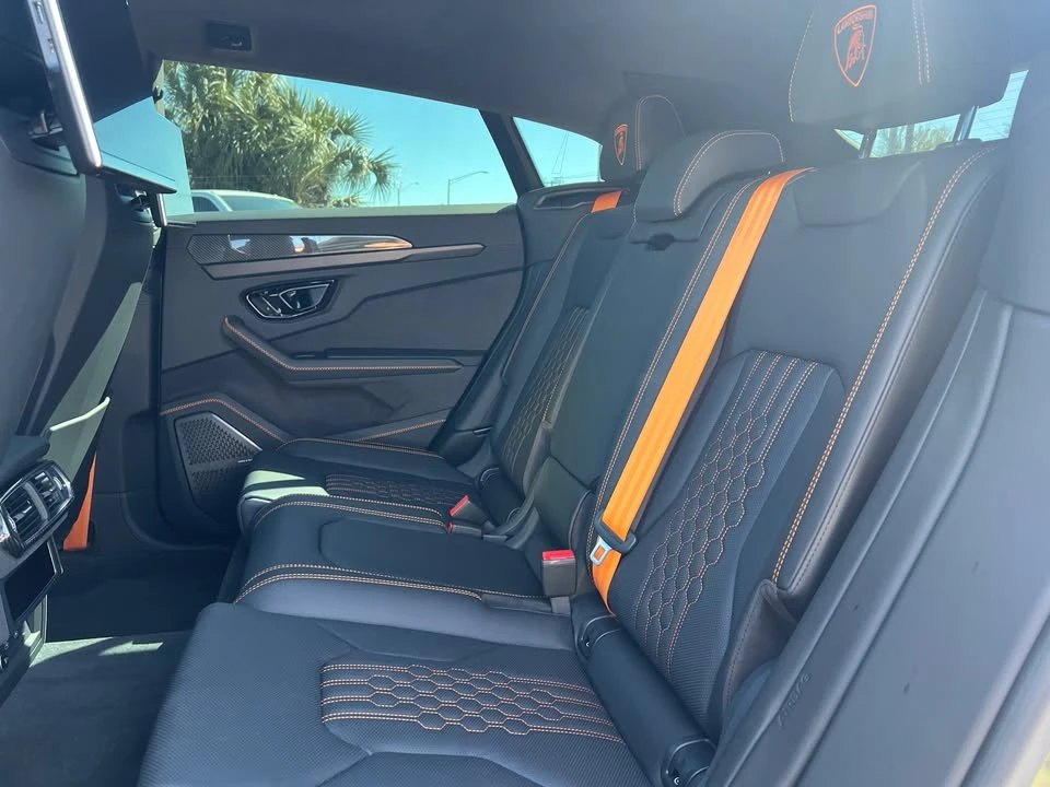 2025 Lamborghini Urus SE - Image 15 of 16