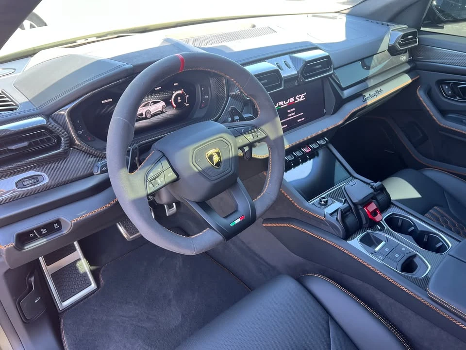 2025 Lamborghini Urus SE - Image 9 of 16