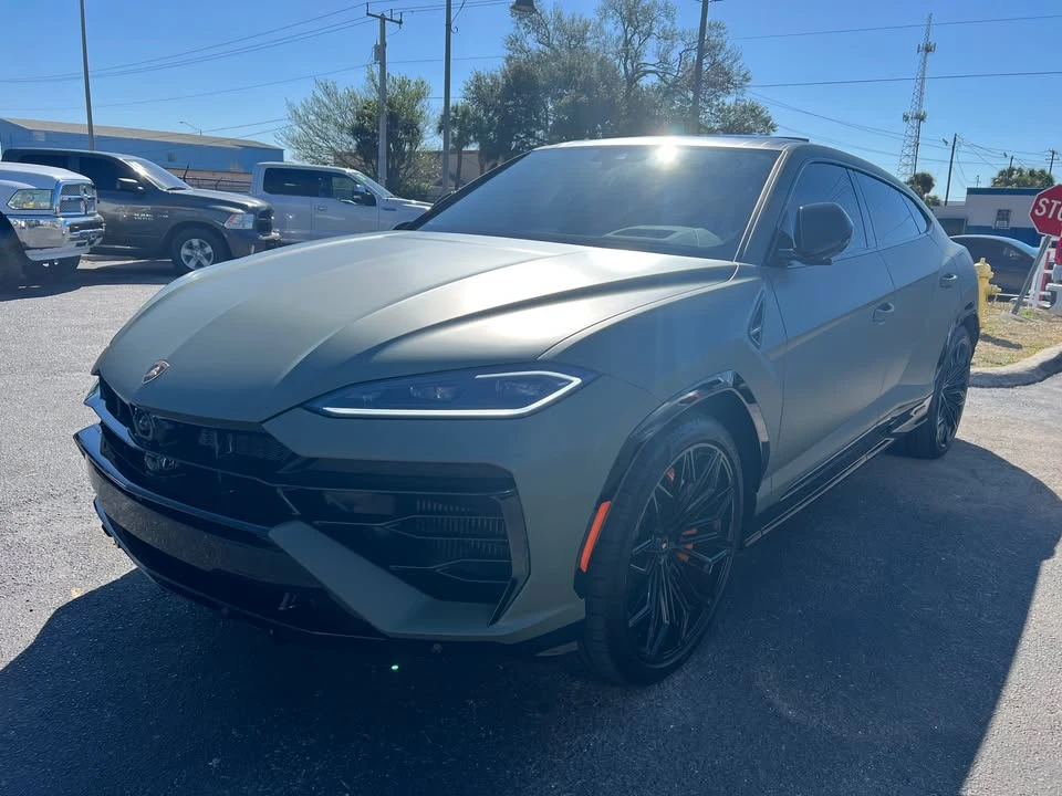 2025 Lamborghini Urus SE - Image 3 of 16