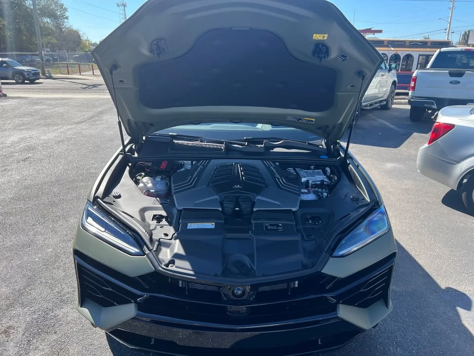 2025 Lamborghini Urus SE - Image 8 of 16